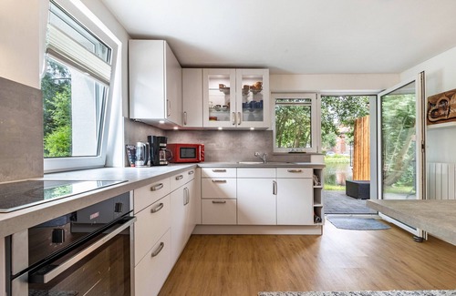 Bad Bodenteich Apartment | Holiday Home 'Ferienwohnung Am See' with Lake View, Private Terrace and Wi-Fi