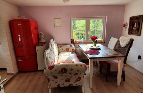 Reichshof House | Holiday Home 'Ferienhaus Am Wald' with Private Terrace, Private Garden and Wi-Fi