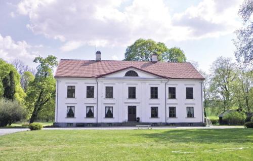 Vetlanda House | Holiday Home Flishult Gård Vetlanda