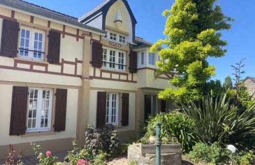 Barneville-Carteret House | Holiday Home Tytisa N-1 by Interhome