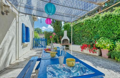 Jau-Dignac-et-Loirac House | Holiday Home Pontac-Gadet 1 by Interhome