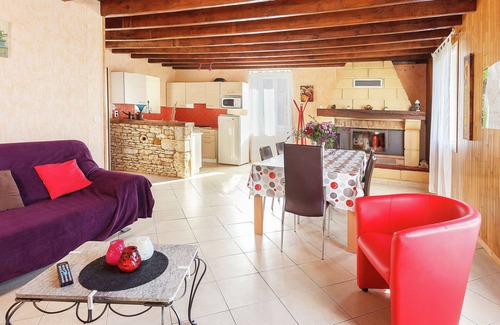 Prats-du-Perigord House | Holiday Home in Prats-du-Périgord with Pool