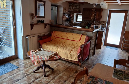 Bouvante House | Holiday Home 'Gîte Des Papillons Du Vercors' with Mountain View, Private Terrace and Wi-Fi