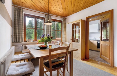 Schenkenzell House | Holiday Home 'Haus 2 Hanselishof - 2 Wohnungen' with Mountain View, Shared Garden and Wi-Fi