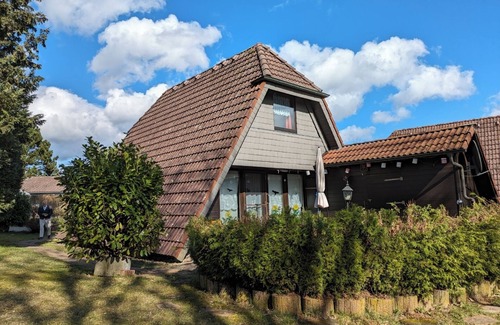 Waldbrunn House | Holiday Home 'Haus Paradiesecke' with Private Terrace, Private Garden and Wi-Fi