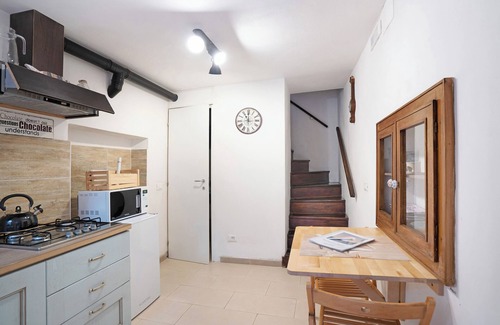 Pitelli House | Holiday Home Hemingway's Shelter with Terrace & Wi-Fi