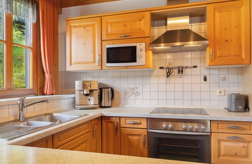 Wolfach - Saint Roman House | Holiday Home 'Hexenhäuschen' with Mountain View, Private Terrace and Wi-Fi