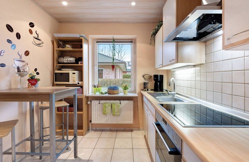 Achtrup House | Holiday Home 'Huus Meernmank' with Shared Terrace, Shared Garden and Wi-Fi