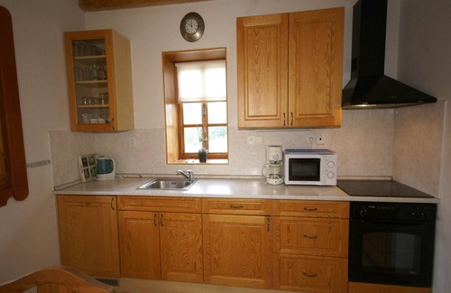 Stupna House | Holiday Home in Stupna with Garden