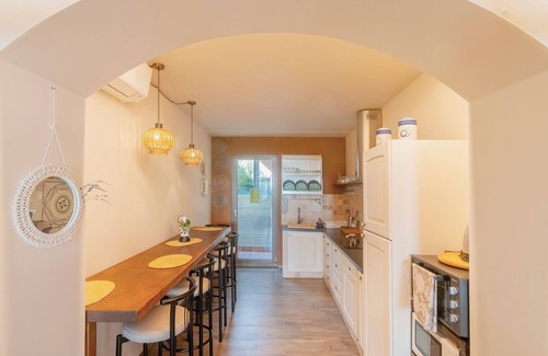 Gorgognano House | Holiday Home 'Il Piccolo Borgo' with Shared Pool, Wi-Fi and Air Conditioning