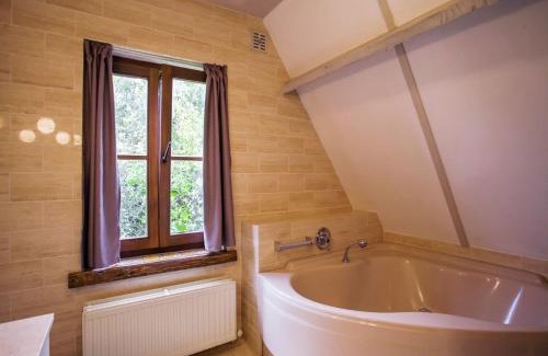 Leisele House | Holiday Home in Alveringem near Coast