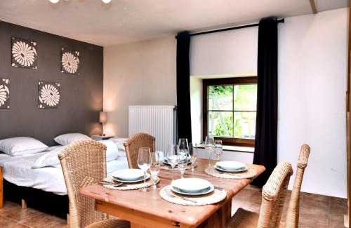 Schoenberg House | Holiday Home in Ardennes with Scenic Terrace, cleaning included