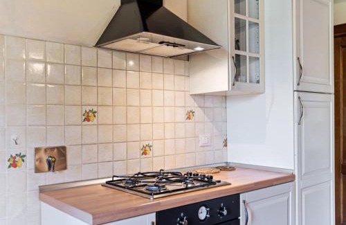 Ca' de' Grimaldi House | Holiday Home in Ca' De' Grimaldi with Garden