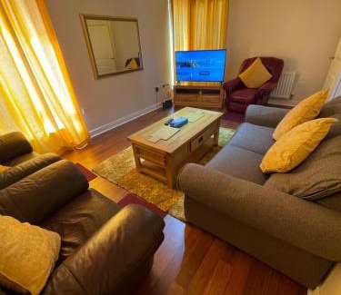 Canton House | Holiday Home In Cardiff. Sleeps 6