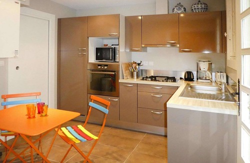 Carnac House | Holiday Home in Carnac near Sandy Beach