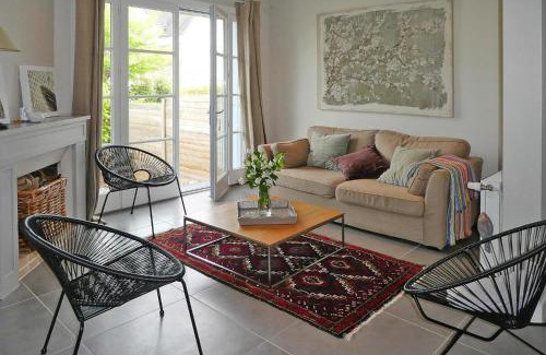 Carnac House | Holiday Home in Carnac near Sandy Beach