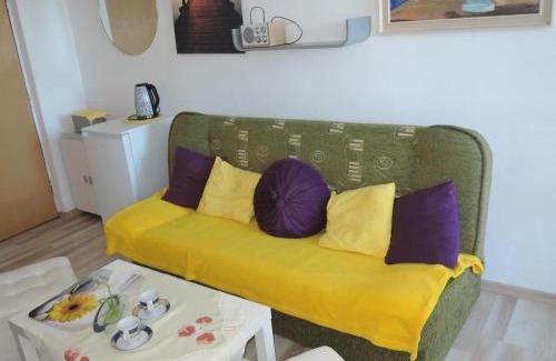 Dziwnowek Apartment | Holiday Home in Dziwnówek near Clean Beach