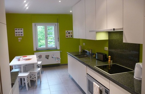 Falaen House | Holiday Home in Falaen near Castle Ruins