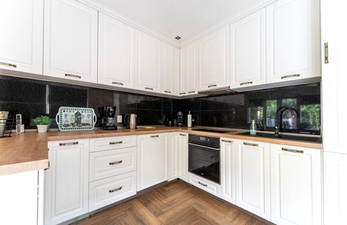 Garderen House | Holiday Home in Garderen with Garden