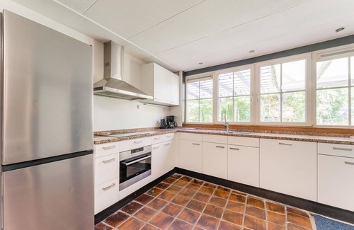 Lochem House | Holiday Home in Gelderland near Den Bramel