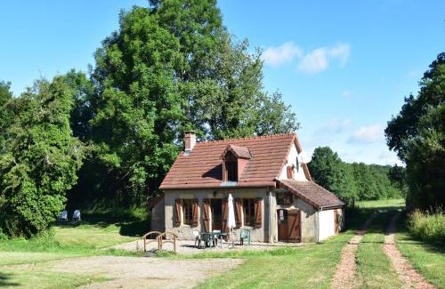 Isenay House | Holiday Home in Isenay near Lake and Forest, cleaning included