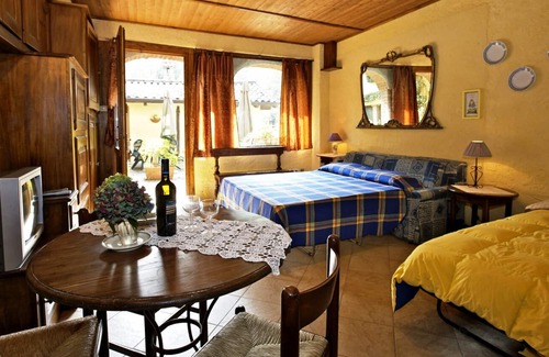 Rancio Valcuvia Apartment | Holiday home in a former mill from the 18th century. With 10 000 m² of land and pool