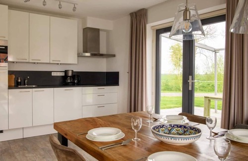 Echtenerbrug House | Holiday home in Langelille near Lake
