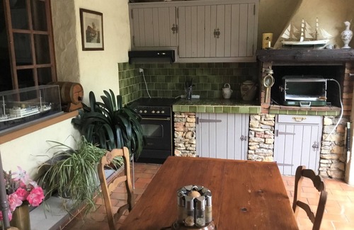 Le Luc House | Holiday Home in Le Luc with Pool & Vineyards