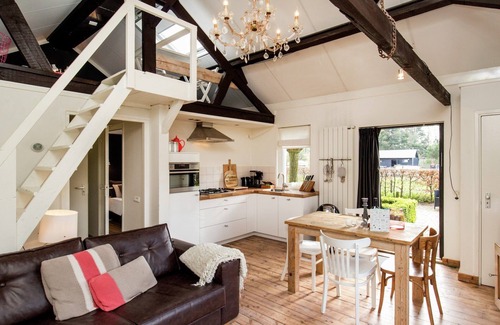 Leende House | Holiday Home in Leende with Hot Tub & Garden