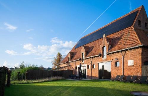 Moorslede House | Holiday Home in Moorslede with Pool and Jacuzzi, cleaning included