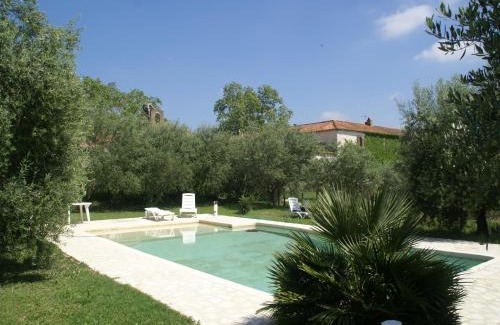 Murviel-les-Beziers House | Holiday Home in Murviel with French Garden