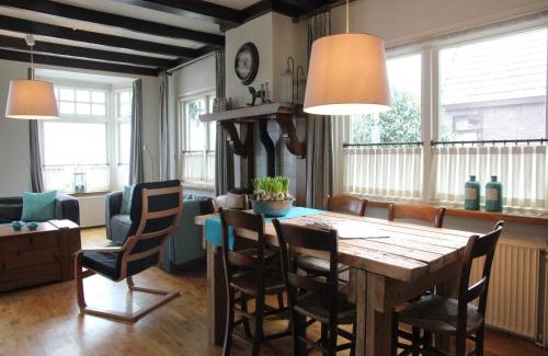 Nijeberkoop House | Holiday Home in Nijeberkoop near Nature, cleaning included
