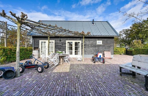 Overberg House | Holiday home in Overberg with private garden and terrace
