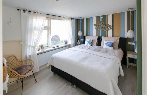 t Zand House | Holiday home in surroundings nearby the coast