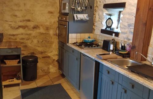 Teilhet House | Holiday Home in Teilhet near Chateau Rocher