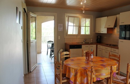Chassagnes House | Holiday Home in Toulon with Pool & Beach Nearby