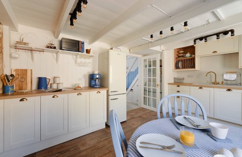 Tywardreath Cottage | Holiday Home in Tywardreath near Par Beach