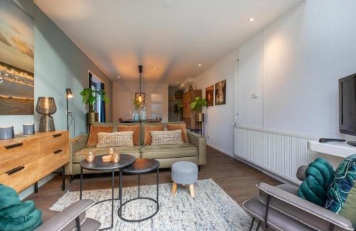 Groot Valkenisse House | Holiday Home in Zeeland near the Beach