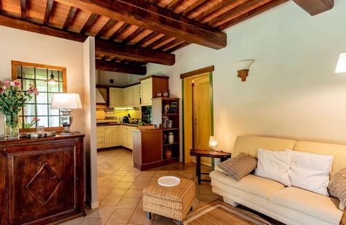 Margine Coperta-Traversagna Cottage | Holiday Home in Tuscany with Pool & Olive Trees