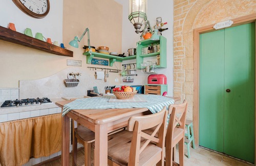 Granitola Torretta House | Holiday Home 'Roberta' with Sea View, Terrace, Air Conditioning & Wi-Fi