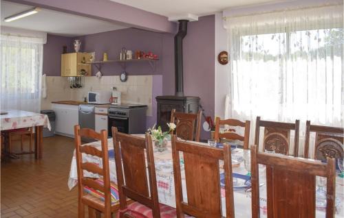 Ploubezre House | Holiday Home Kerguigniou