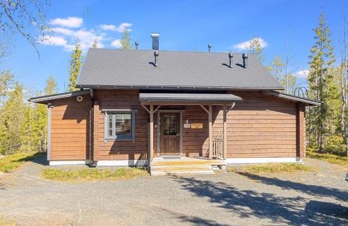 Kuusamo House | Holiday Home Kiehtäjän lahti by Interhome