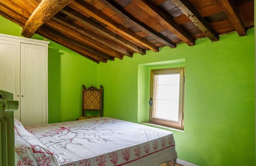 Campagnatico House | Holiday Home 'La Castellaccia' with Private Terrace and Private Garden