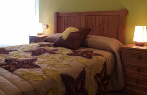 Milagro House | Holiday Home 'La Casa Miralrio 1' with Private Terrace, Wi-Fi and Air Conditioning