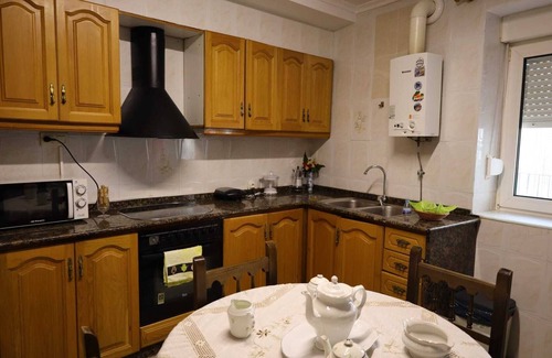 Chulilla House | Holiday Home 'La Replaceta' with Balcony, Wi-Fi and Air Conditioning