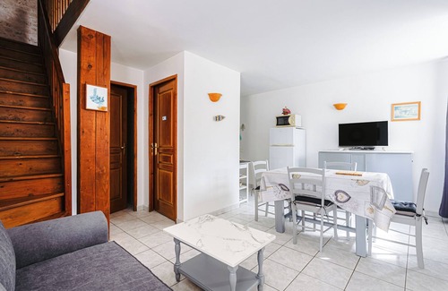 Romegoux House | Holiday Home 'La Rétaise' with Private Terrace and Private Garden