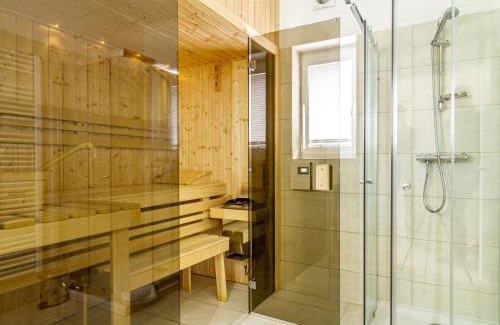 Lojzova Paseka House | Holiday Home Lakeside Village 18 - - sauna by Interhome