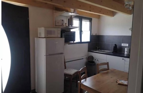Sainte-Jalle House | Holiday Home 'Le Cigalou - Drôme Provencale' with Mountain View, Shared Pool and Wi-Fi