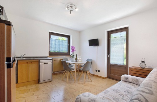 Plan D'introd House | Holiday Home 'Le Cré Appartamento 4' with Mountain View, Shared Garden and Wi-Fi