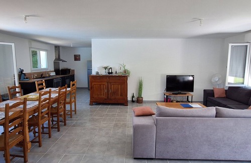 Piegut-Pluviers House | Holiday Home 'Les Granges De Soulagnieux' with Lake View, Private Pool and Wi-Fi